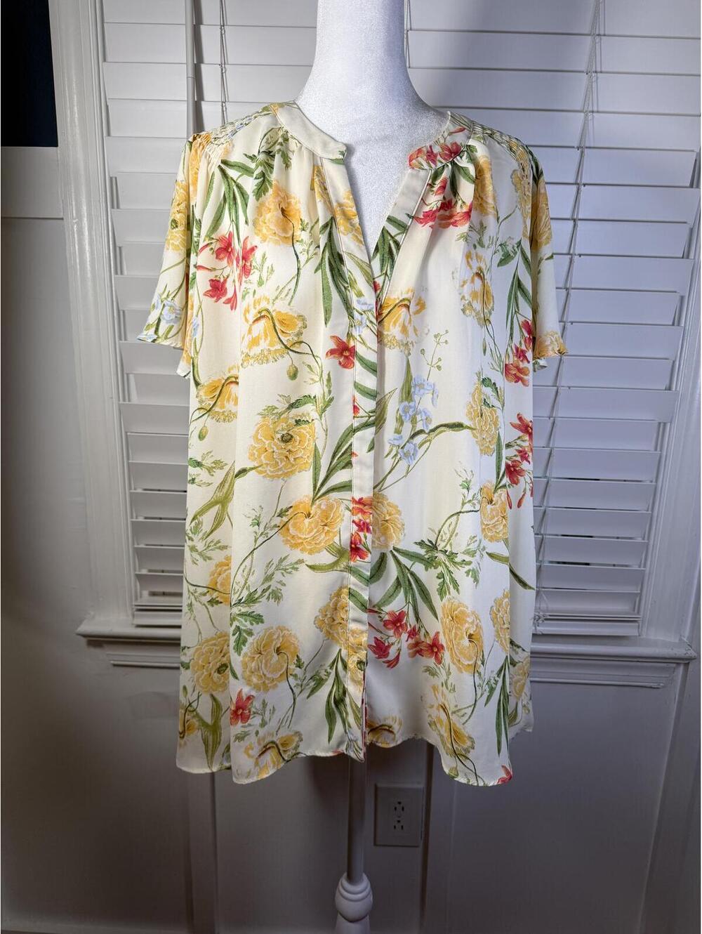 Rose + Olive 3X Floral V-Neck Blouse Ivory Yellow Red Blue Flutter Sleeve